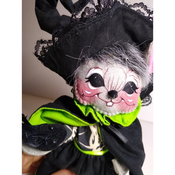Annalee Halloween Mouse Witch Artist Doll 7 Inch Handcrafted 2021 - Picture 2 of 4